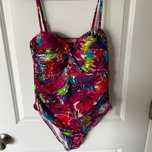 Plus size one piece swim wear